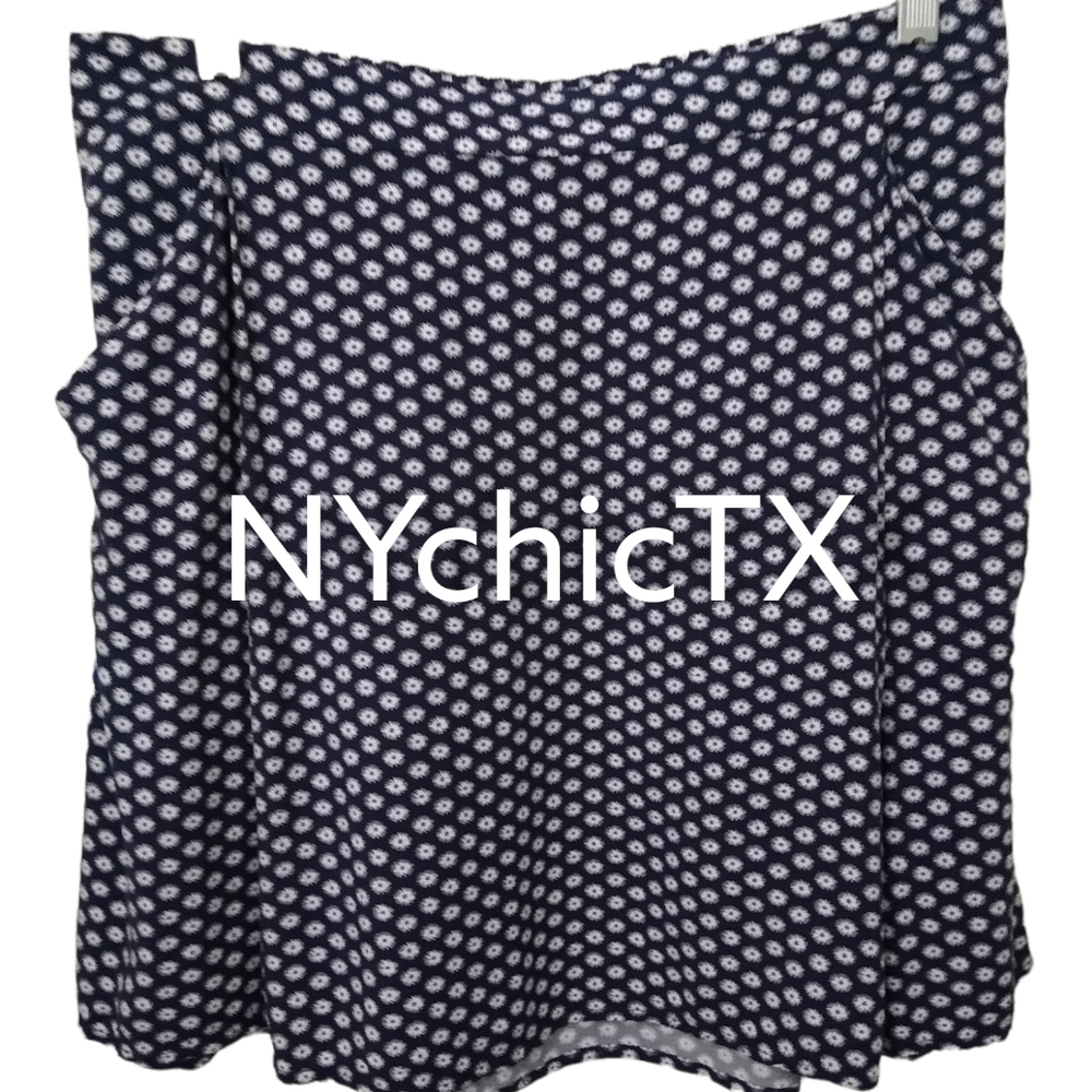 Old Navy skirt, casual,  blue and white print, 100% rayon, sz Medium